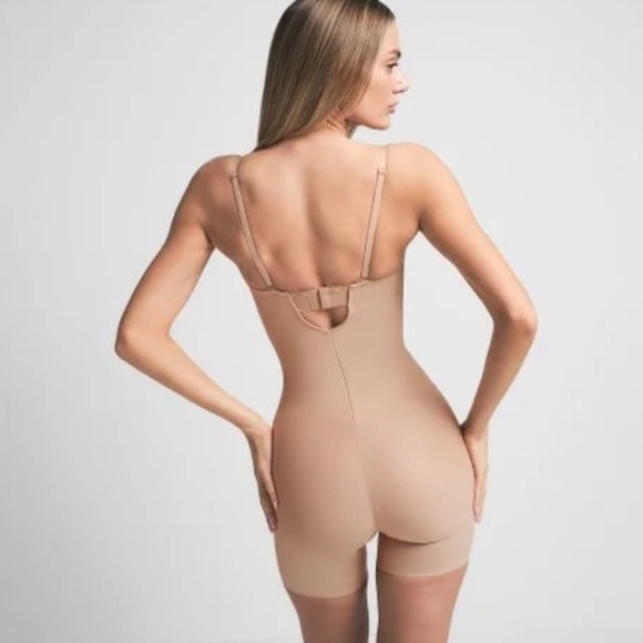 SKIMS NWT Body Zoned Underwire Mid Thigh Bodysuit - Clay - Picture 2 of 5